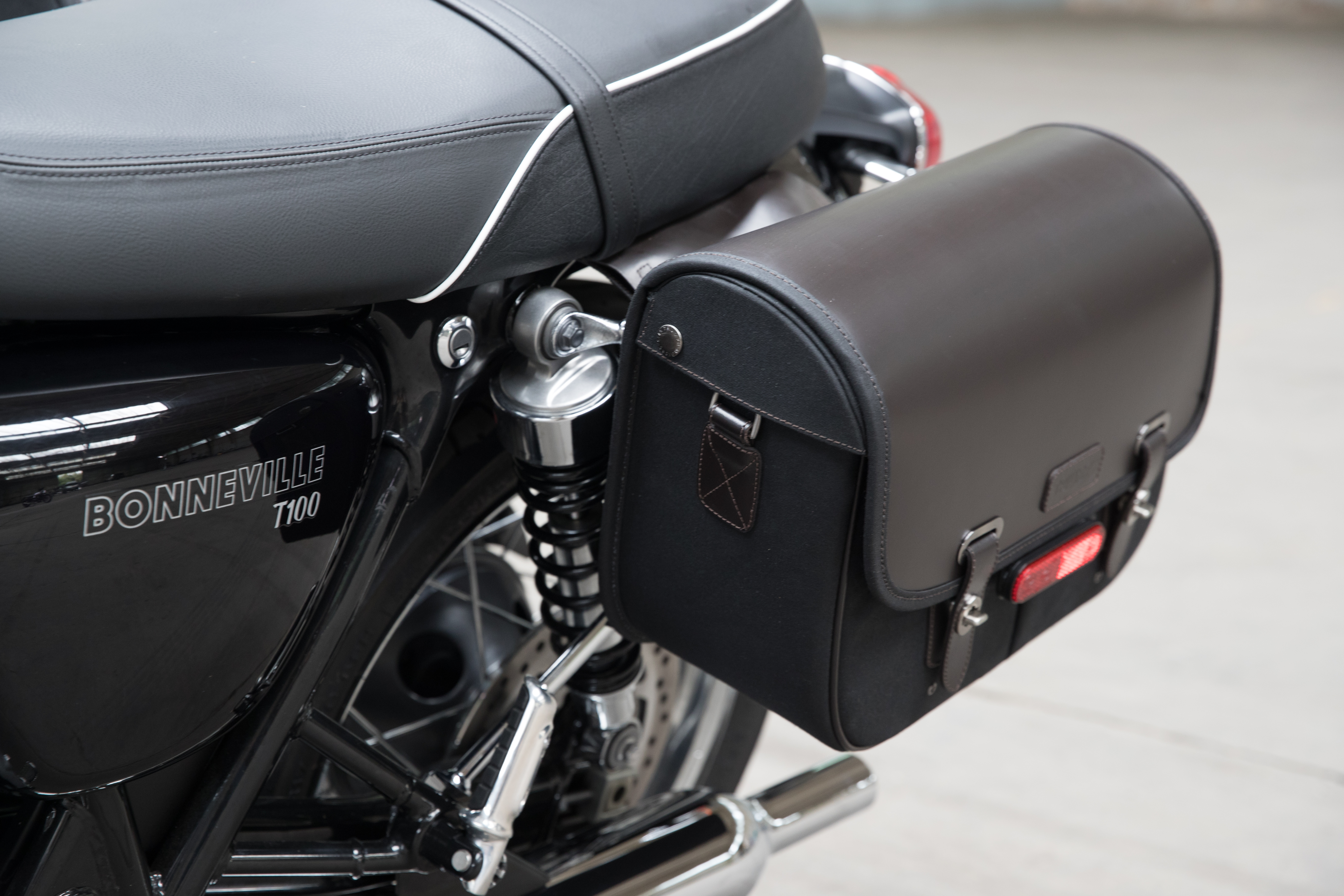 Panniers, Waxed Cotton, LHS, Black photo 6