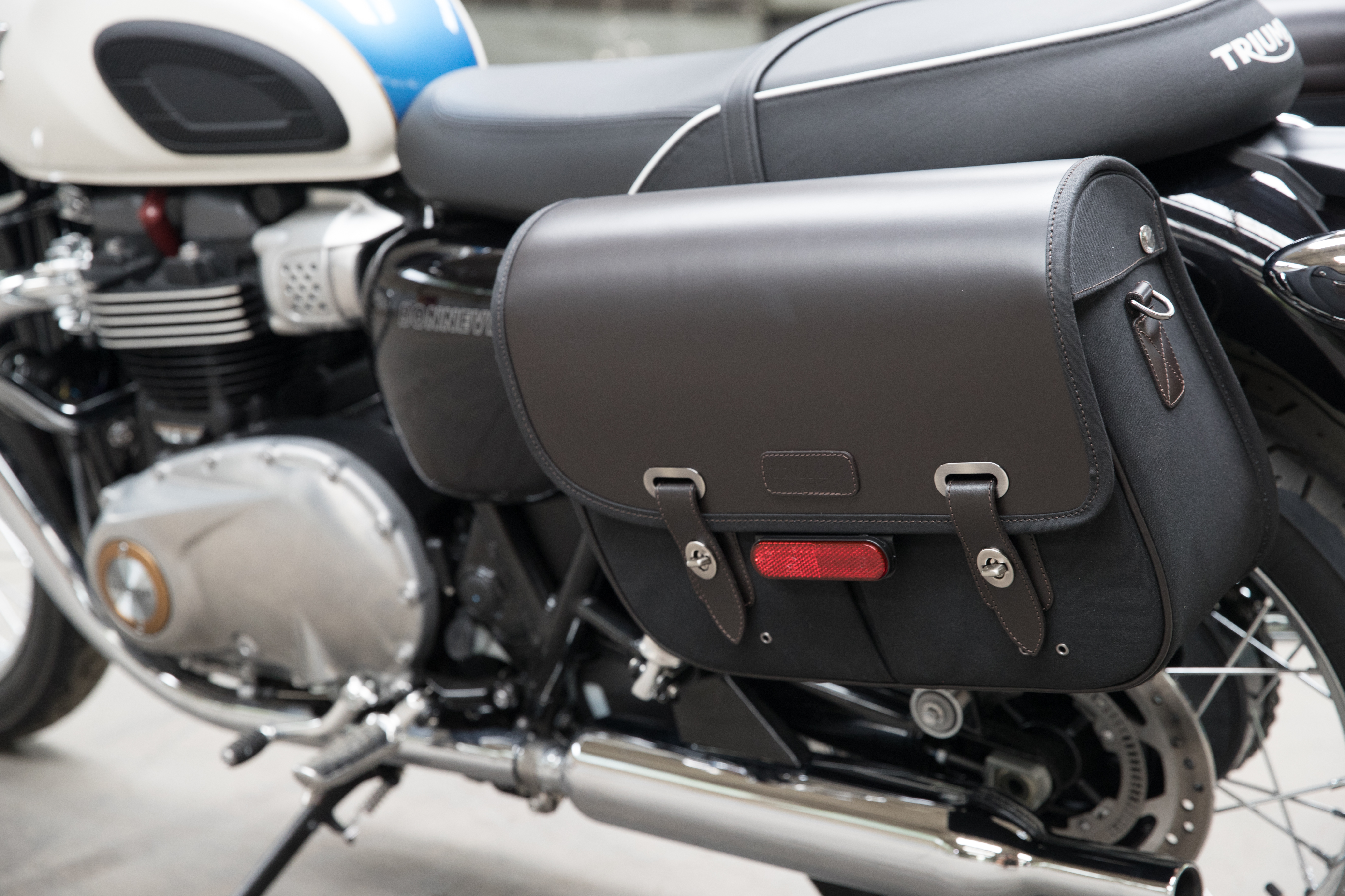 Panniers, Waxed Cotton, LHS, Black photo 5