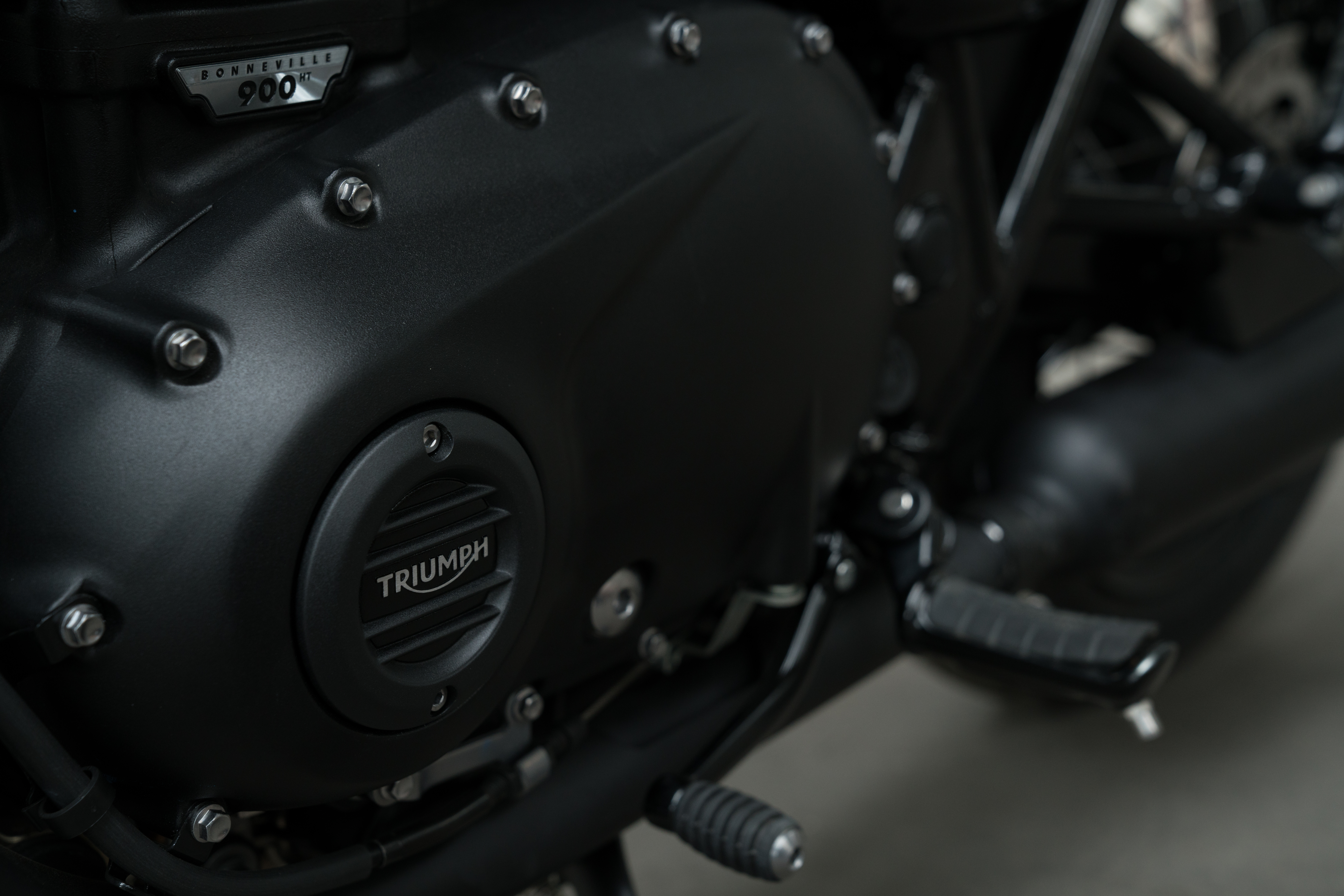 Clutch Badge, Ribbed, Dark photo 3